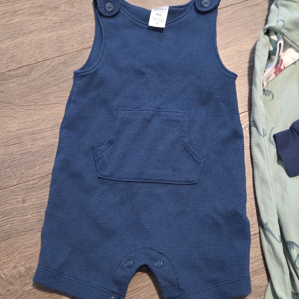 Bundle Carter's Onesies And Shirts